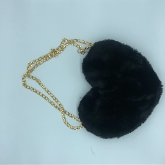 Heart Shaped Love Shape Shoulder bag! - Picture 3 of 9